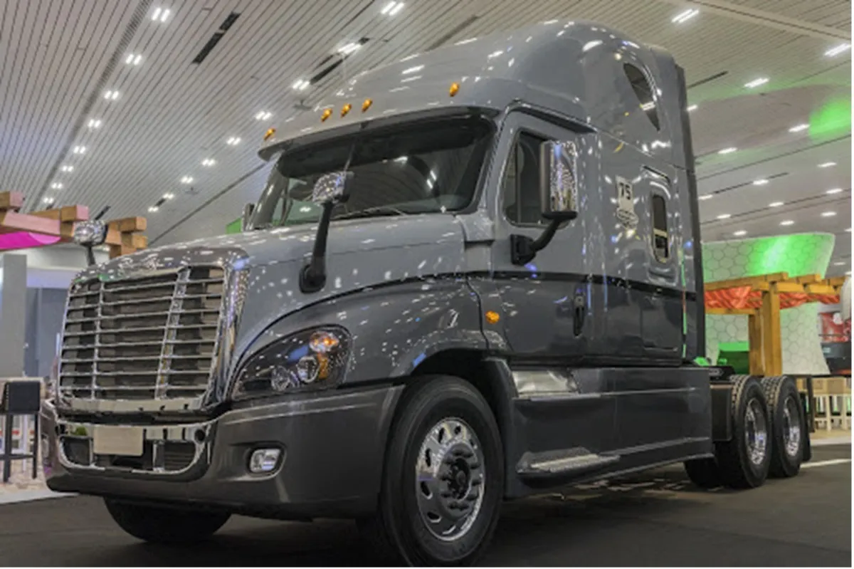 Faro Para Cascadia Lado Piloto 15-19 Fondo Negro Con Led IZQ - Imagen 4